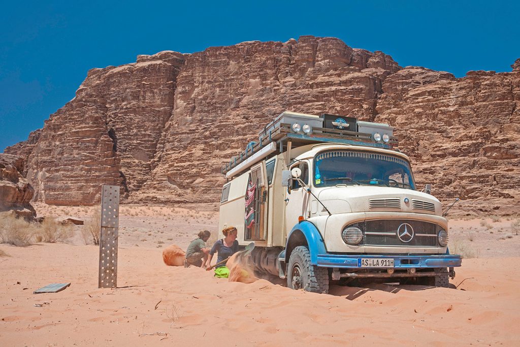 ickJordanien_Schaufeln in der WÅste ickJordanien_Schaufeln in der WÅste